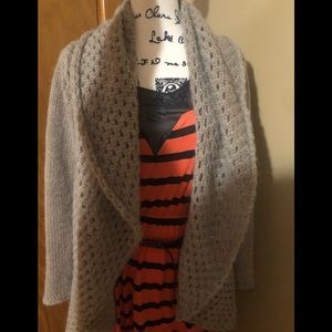 Anthropologie Elsamanda sweater shrug so. S